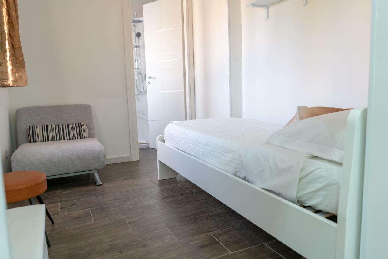 Marranzanu Rooms Санта Тереза ди Рива Екстериор снимка