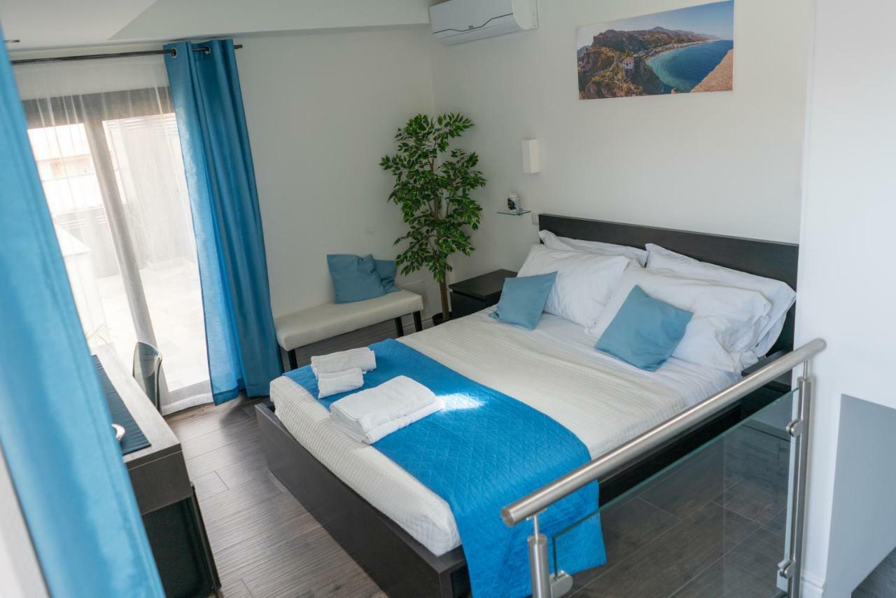 Marranzanu Rooms Санта Тереза ди Рива Екстериор снимка